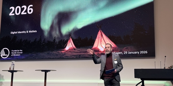 A man standing in front of a screen with the text NOBID Seminar 2026.