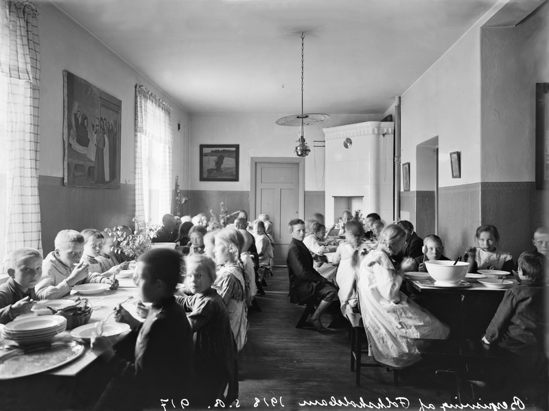 school meal in 1913