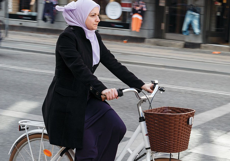 Kvinde på cykel