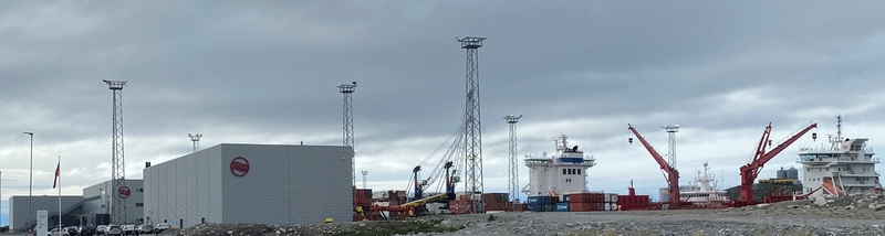 skibe ved havnen Sikuki i Nuuk