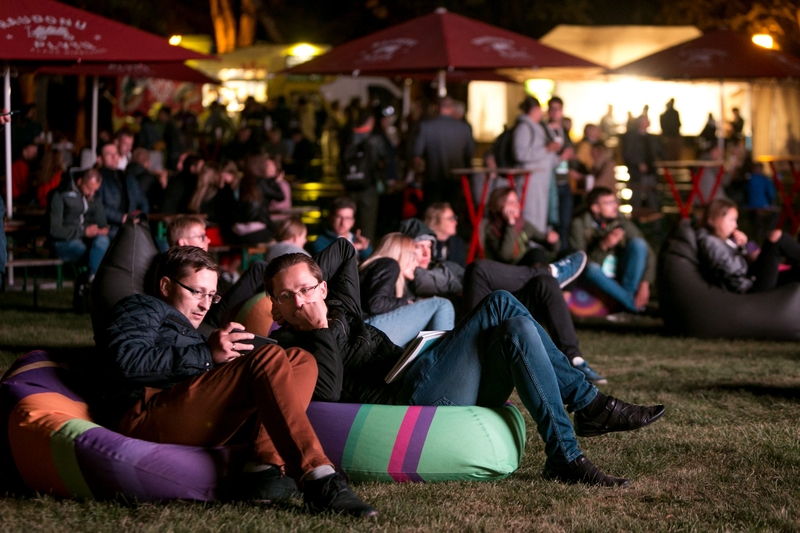 Audience at BŪTENT!-festival