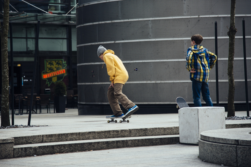 Skateboard i byen