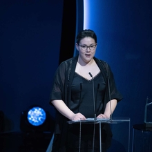Den grönländska författaren Niviaq Korneliussen har tilldelats Nordiska rådets litteraturpris 2021 för romanen ”Naasuliardarpi” (Blomsterdalen)
