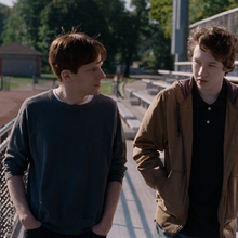 Actionbild från Louder Than Bombs  (Norge) Jesse Eisenberg och Devin Druid