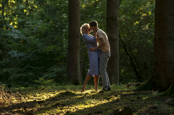 Billede fra "Dronningen" (Danmark) - Trine Dyrholm og Gustav Lindh