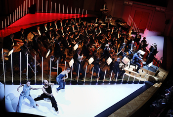 Susanna Mälkki with soloist Oren Shevlin and the Tero Saarinen Dance company during the festival opening performance at BOZAR: