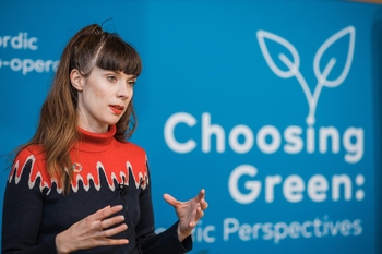 Speaker at choosing grren