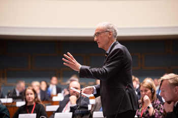 Bertel Haarder på Nordiska rådets session i Helsingfors 2022.